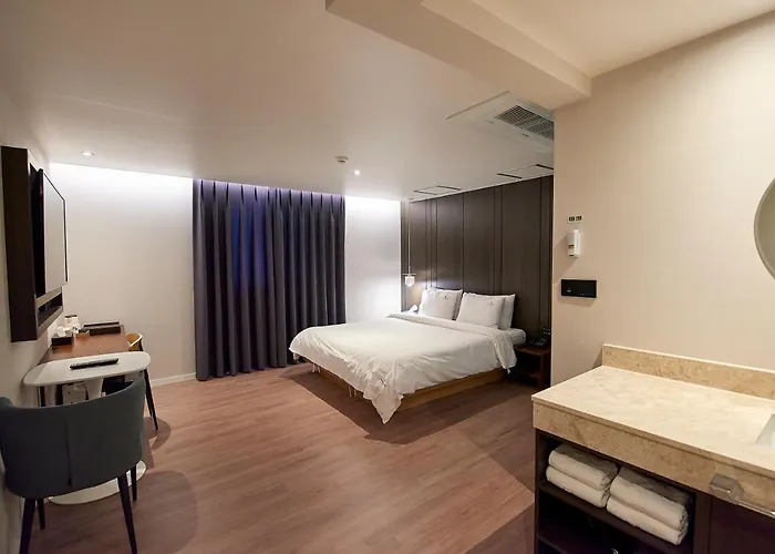 Bonathree Hotel *