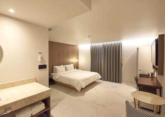Hotel Bonathree Busan